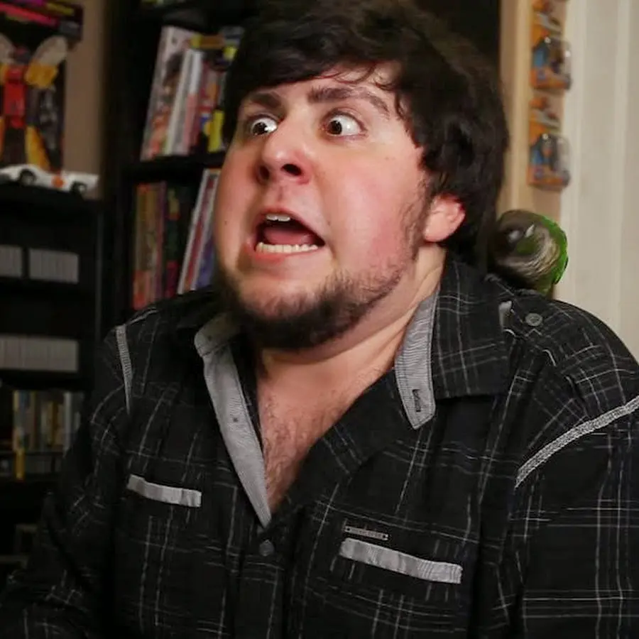 jontron doing a silly face
